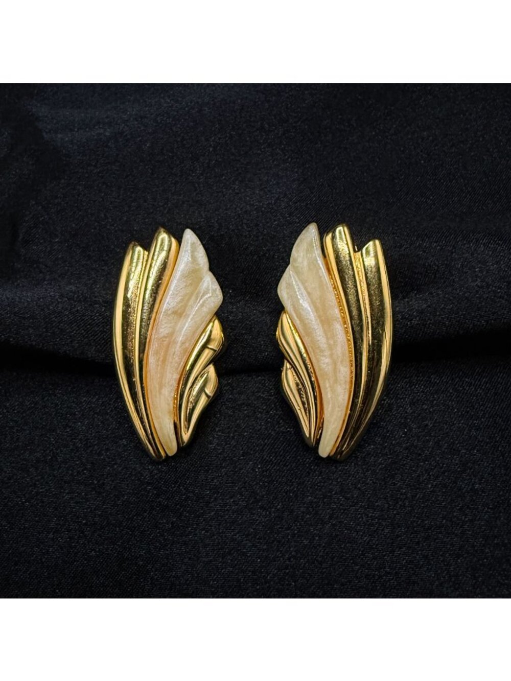 Rare Find Vintage 1980s-1990s Napier Pierced Earrings